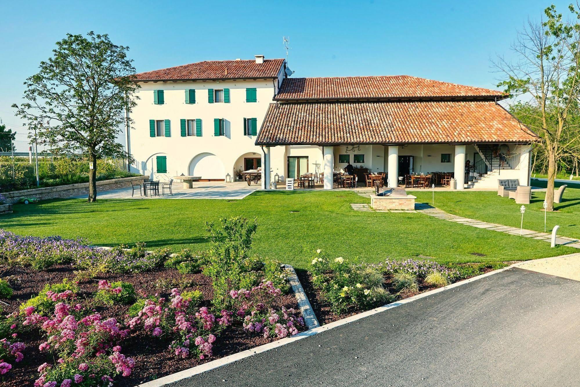 Gasthaus Casa Dei Racconti Ceggia Exterior foto